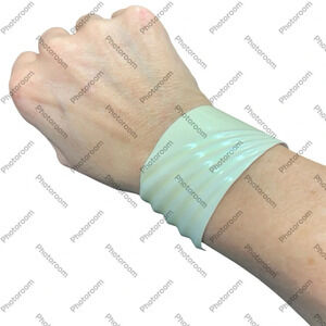 Avon Seaside bracelet NIB vintage 1987 ivory in color